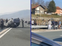 TEŠKA NESREĆA NA AUTOPUTU SARAJEVO-ZENICA: Automobil završio na krovu (FOTO)