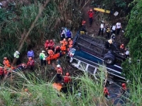 STRAVIČNA NESREĆA U GVATEMALI: Autobus sletio s mosta, najmanje 50 poginulih