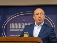 CRNADAK PITA STEVANDIĆA, ILI NEKOG KO ZNA, ŠTA SE DEŠAVALO SINOĆ: 'Zašto je bio bahat i pun sebe, a danas...'