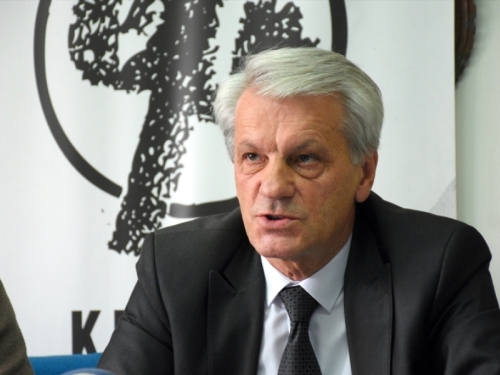 PRAVNI EKSPERT ENVER IŠERIĆ NAVODI: 'U napad na ustavni poredak BiH uključuju se i Bošnjaci'